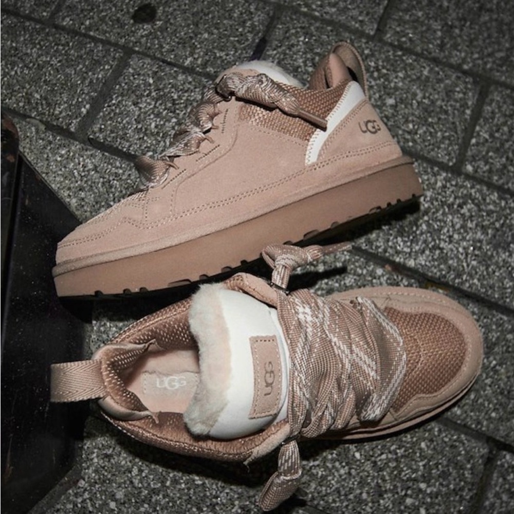 Brand New UGG Women's Lowmels